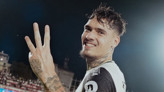 Mudik ke Maluku, Pemain Keturunan Ini Dibuat Geleng-geleng Lihat Indahnya Kampung Halaman