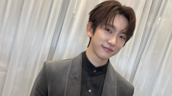 Minimalist Boy Style! 4 Daily Outfit ala Jinyoung GOT7 yang Wajib Ditiru