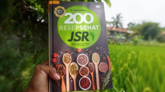 Mau Glowing Luar Dalam? Cobain 200 Resep Sehat JSR dari dr. Zaidul Akbar