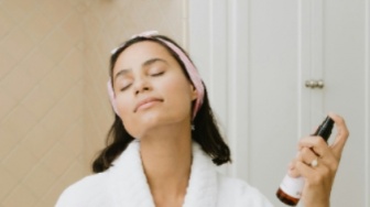 5 Rekomendasi Setting Spray Terbaik agar Makeup Awet Seharian