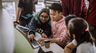 Mengapa Bahasa Inggris Akademik Jadi Kunci Sukses Kuliah di Luar Negeri
