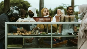 Fenomena War Takjil, Warna Unik Ramadan di Tengah Euforia Budaya Konsumtif