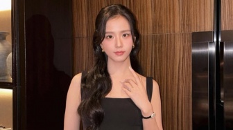 4 Ide OOTD Rok Mini ala Jisoo BLACKPINK, dari Gaya Elegan hingga Playful!