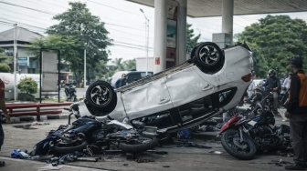 5 Fakta Mobil Honda Mobilio Nyelonong dan Terbalik di SPBU Bener Sragen