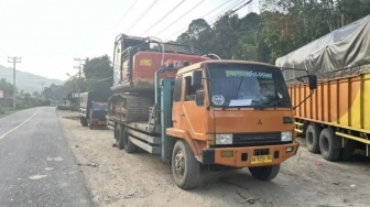 Polda Sumut Sita 2 Ekskavator di Mandailing Natal, Upaya Angkut Alat Bukti Sempat Dihalangi Oknum