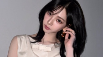 Cute to Classy Look, 4 OOTD Mini Dress ala Karina aespa yang Wajib Dicoba!