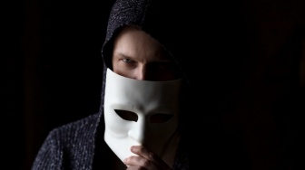 Riwayatnya Lenyap Dalam Dekapan Rajah, dan dalam Hunusan Peluru