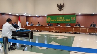 Hakim DD Dipecat Karena Terbukti Telantarkan Mantan Istri dan Anak