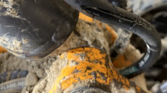 Setelah Bangkai Anjing, Kini Giliran Alat Berat! Misteri Teror Beruntun Tim Relawan di Aceh Tamiang