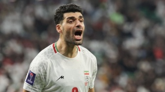 Benarkah Striker Iran Mehdi Taremi Angkat Senjata Lawan AS-Israel? Begini Faktanya