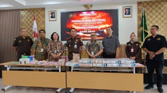 Tuntas! Jaksa Eksekusi Uang Penggelapan Rp9,7 Miliar di Kasus Pegawai Bank Jateng