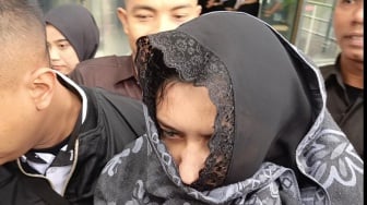 Fadia Arafiq Resmi Pakai Rompi Oranye, Bantah Kena OTT: Saya Sedang Sama Pak Gubernur Jateng