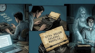 Suara Mesin Tik Tengah Malam