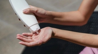 4 Tone Up Body Lotion Cocok Dipakai saat Bukber Solusi Kulit Cerah Seketika