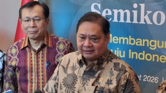 RI Raih Nilai Jelek dari Fitch, Airlangga: Ekonomi Dunia Tertekan Perang