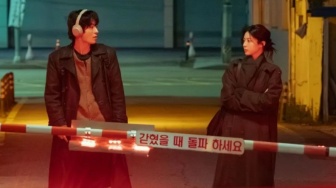 Go Youn Jung dan Koo Kyo Hwan Atasi Rasa Insecure di We Are All Trying Here