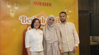 Teuku Wisnu dan Shireen Sungkar Ajarkan Anak Berbagi Barang Bermanfaat saat Ramadan