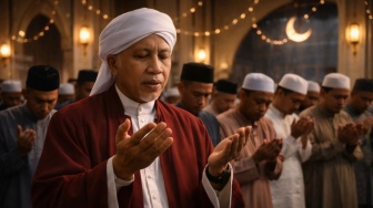 Buya Yahya Jelaskan Qunut Ramadhan di Pertengahan Bulan, Ini 5 Faktanya