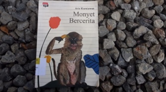 Mitos Lereng Ciremai dan Wajah Metropolitan dalam Buku Monyet Bercerita