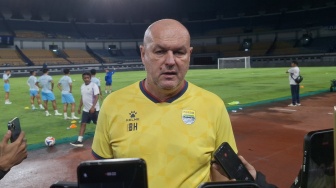 Bojan Hodak Pusing Pilih Starting XI Persib Jelang Lawan Persik Kediri, Kenapa?