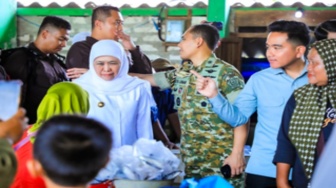 Pastikan Stok Pangan Aman, Khofifah Bersama Wapres Gibran Kunjungi Pasar Gelondong Gede Tuban