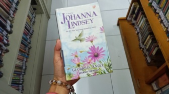 Romansa dalam Bayang-Bayang Perang Saudara Amerika di Novel Glorious Angel