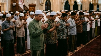 Bacaan Qunut Witir Mulai Malam 15 Ramadan Lengkap dengan Artinya