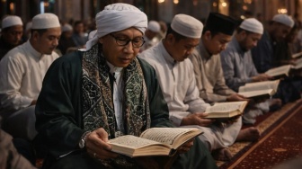 5 Nasihat Buya Yahya tentang Malam Nuzulul Qur'an 2026: Saatnya Menghadirkan Al-Qur'an dalam Diri