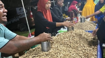 Tradisi Malam Qunut di Gorontalo: Pisang dan Kacang Jadi Rezeki Nomplok Pedagang