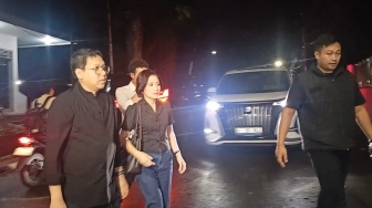 Sejumlah Artis Mendatangi Rumah Duka Vidi Aldiano, Wartawan Dilarang Masuk