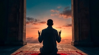 Niat Sholat Hajat 2 Rakaat di Bulan Ramadan, Amalkan Doa Ini Agar Segera Terkabul