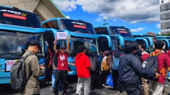 Kisah Haru Fauziah: Hampir Gagal Mudik Akibat Banjir, Diselamatkan Program Kampus UMY