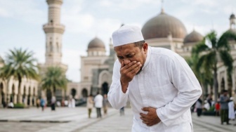 Muntah Apakah Membatalkan Puasa? Hukum Disengaja dan Tidak Ternyata Berbeda