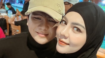 Pesulap Merah Bongkar Momen Pertama Bertemu Ratu Rizky Nabila: Pakai Tanktop sampai Pusar Nongol