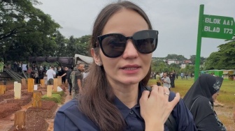 Momen Haru Enzy Storia Temani Detik-Detik Terakhir Vidi Aldiano: Dia Tahu Aku Hadir