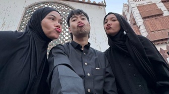 Yura Yunita Ungkap Pesan Terakhir untuk Vidi Aldiano dari Tanah Suci