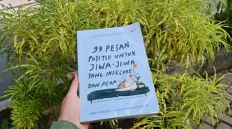 99 Pesan Buat Kamu yang Merasa Hidup Lagi Gak Lucu-Lucunya