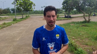 Demi Puncak Klasemen, Thom Haye Usung Target Besar Lawan Persik Kediri