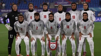 Viral Pemain Timnas Putri Iran Kirim Kode Isyarat Minta Tolong dari Dalam Bus