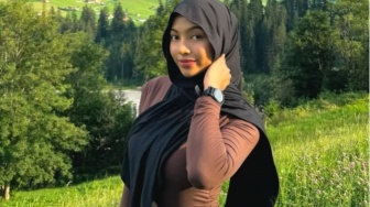 Oklin Fia Bongkar Pesepak bola Indonesia yang Ajak Check-in, Pengikutnya 2 Jutaan