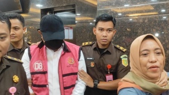 BREAKING NEWS: Mantan Pj Gubernur Sulsel Tersangka Korupsi Bibit Nanas