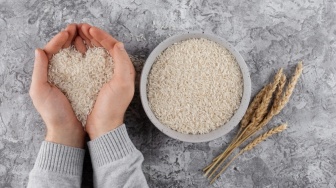 Bolehkah Zakat Fitrah Diberikan ke Orang Tua Sendiri? Ini Penjelasannya