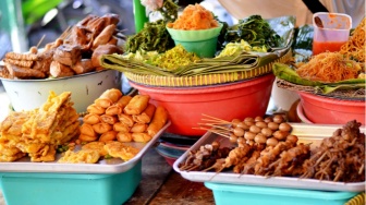 Dilema Gorden Warteg: Hormati yang Puasa atau Hargai yang Cari Nafkah?