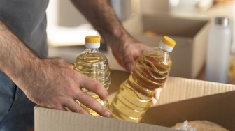 Promo Indomaret Tebus Murah PWP, Minyak Goreng Tropical 2 Liter Cuma Rp30 Ribuan