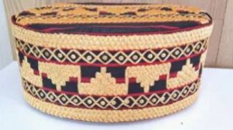 7 Peci Tapis dan Sarung yang Banyak Dicari di Toko Perlengkapan Muslim Jelang Lebaran