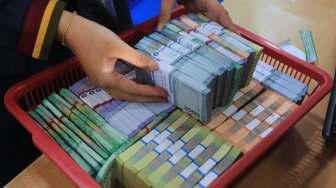 Nilai Tukar Rupiah Menguat Seiring Turunnya Harga Minyak Dunia