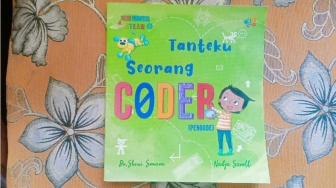 Tanteku Seorang Coder: Ketika Urutan Bangun Tidur Jadi Pelajaran Sains Paling Keren