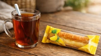 Jangan Pusing Masalah Keluarga, Bu Anna Punya Teh dan Roti Buat Penenangnya