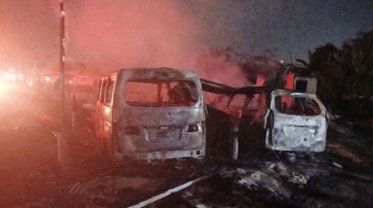 Kebakaran Kios di Pekanbaru: 12 Bangunan dan Dua Mobil Hangus Dilalap Api