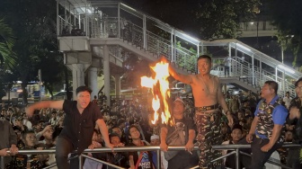 Banser Bakar Baju Usai Gus Yaqut Pakai Rompi Oranye Tahanan: KPK Zhalim!